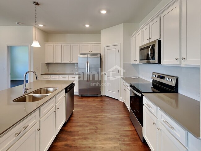 Foto del edificio - 27589 St Andrews Ave