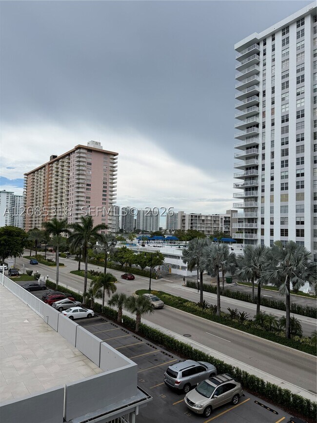 Foto del edificio - 230 174th St
