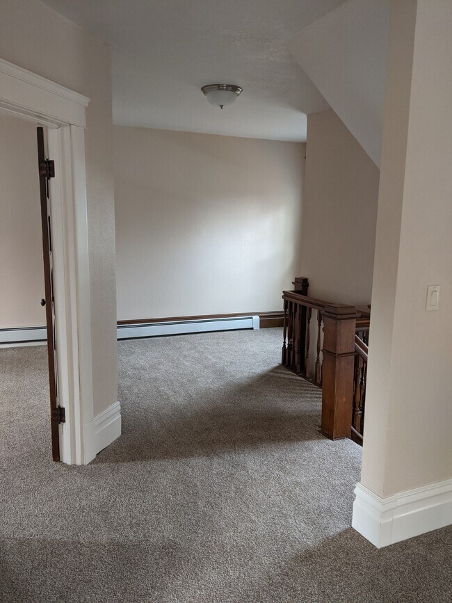 Foyer/Entry Area - 328 Bessemer Ave