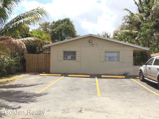 Primary Photo - 208 SW 1st Ct
