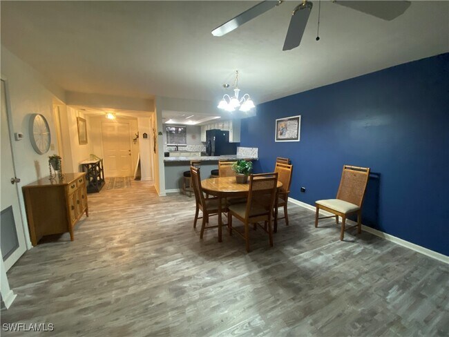 Foto del edificio - 25398 Golf Lake Cir