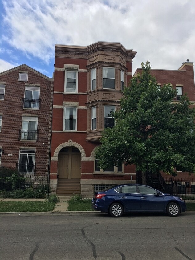 Primary Photo - 1456 N Artesian Ave