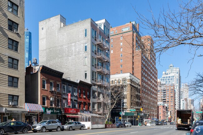 Foto del edificio - 220-222 Third Ave