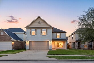 Building Photo - 18107 Fairhope Oak St