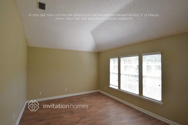 Foto del edificio - 2335 Eagle Harbor Pkwy