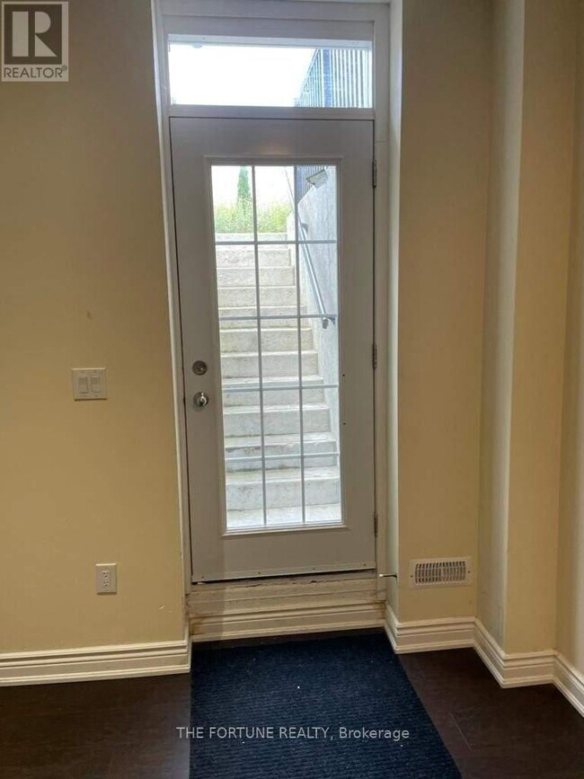 Building Photo - 118 Leadership Dr