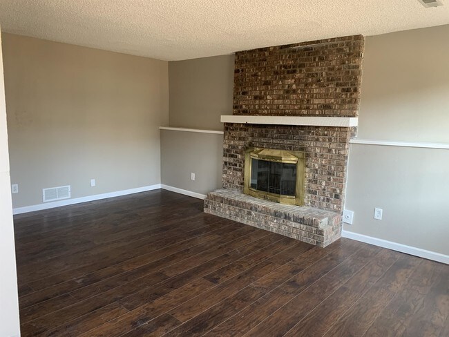 Foto del edificio - 14108 Merrywood Cir