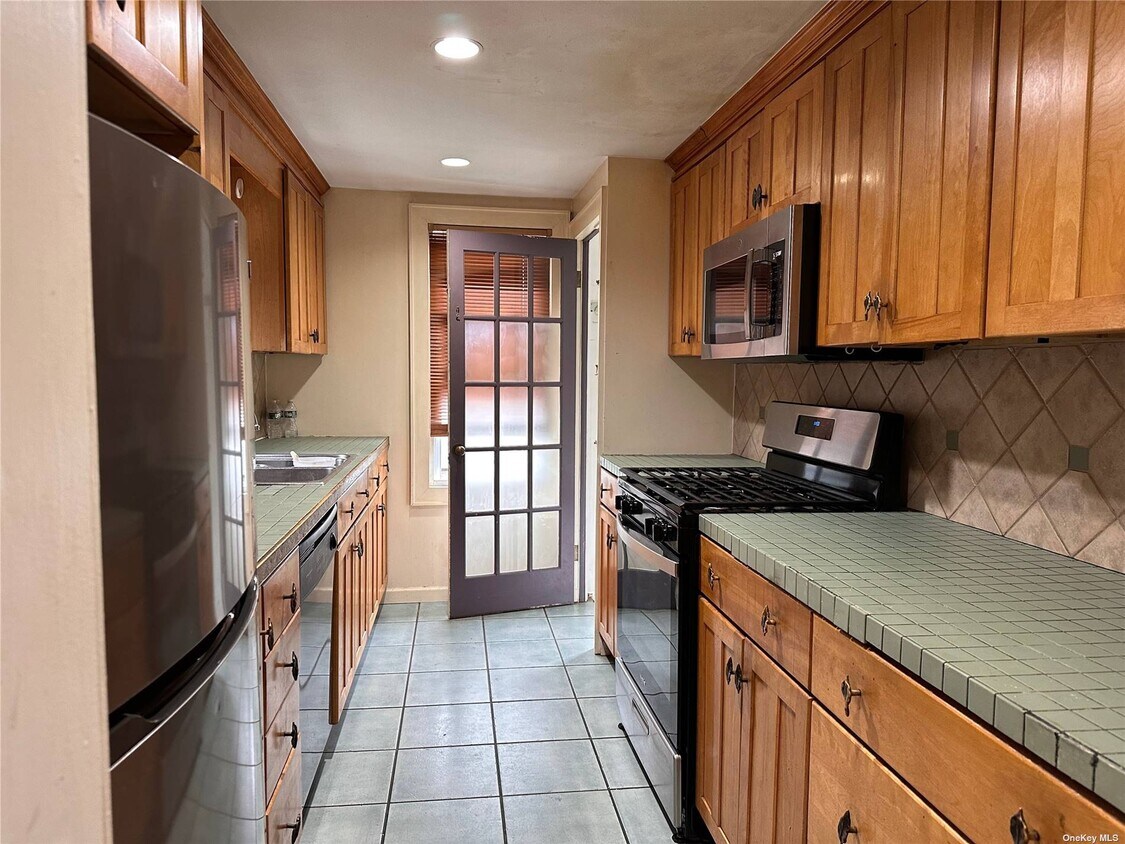 Foto principal - 933 Thomas Ave