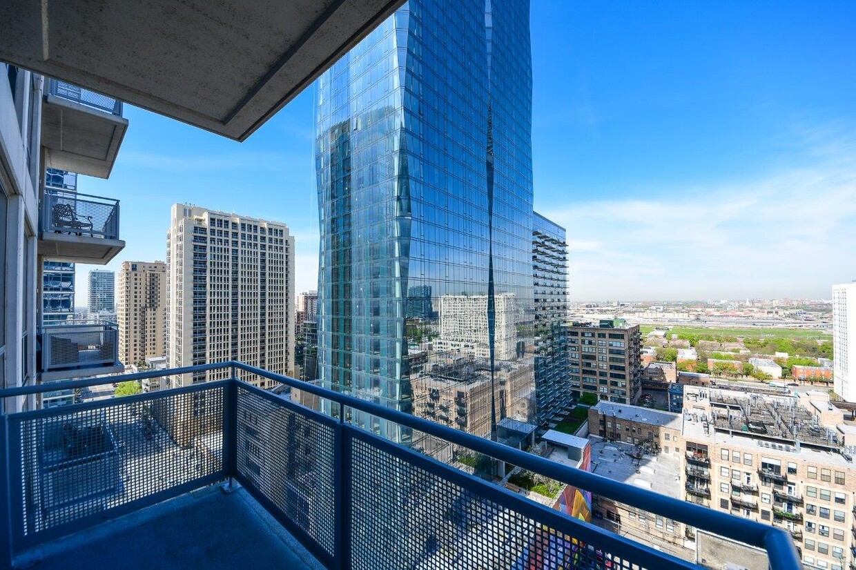 Foto principal - 1305 S Michigan Ave