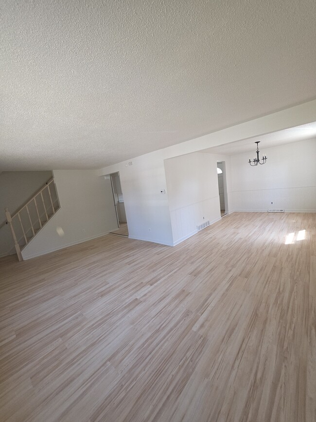 Foto del edificio - 130 Fairgreen Dr