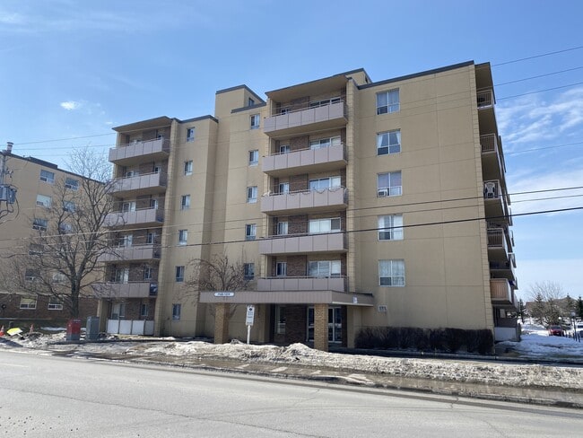 Building Photo - 35 Angeline