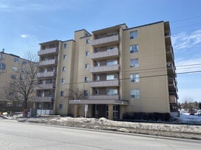 Building Photo - 35 Angeline
