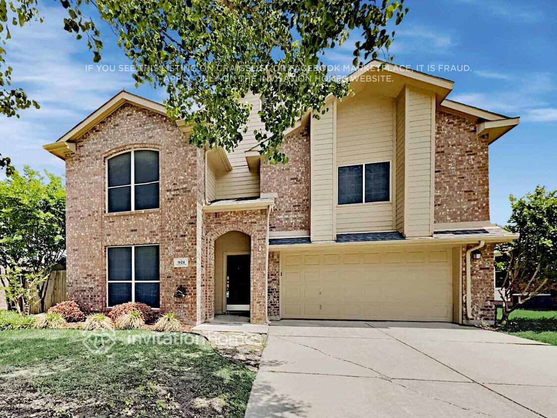 Primary Photo - 921 Mockingbird Dr