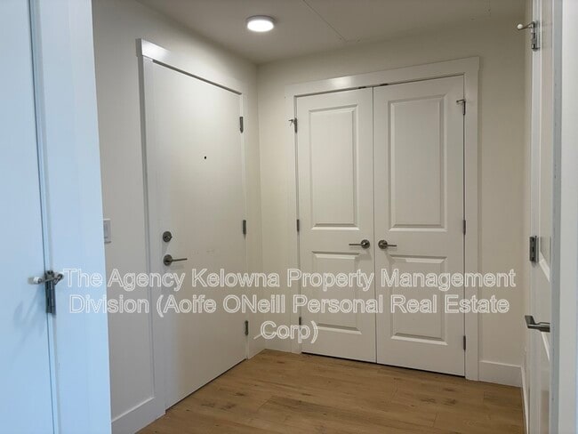 Building Photo - 1036 Coronation Ave