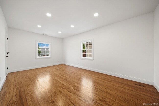 Foto del edificio - 3914 Waverly Ave