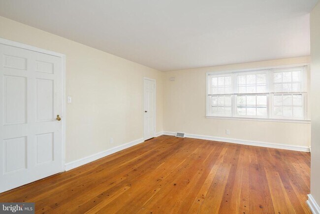 Foto del edificio - 2828 Midvale Ave