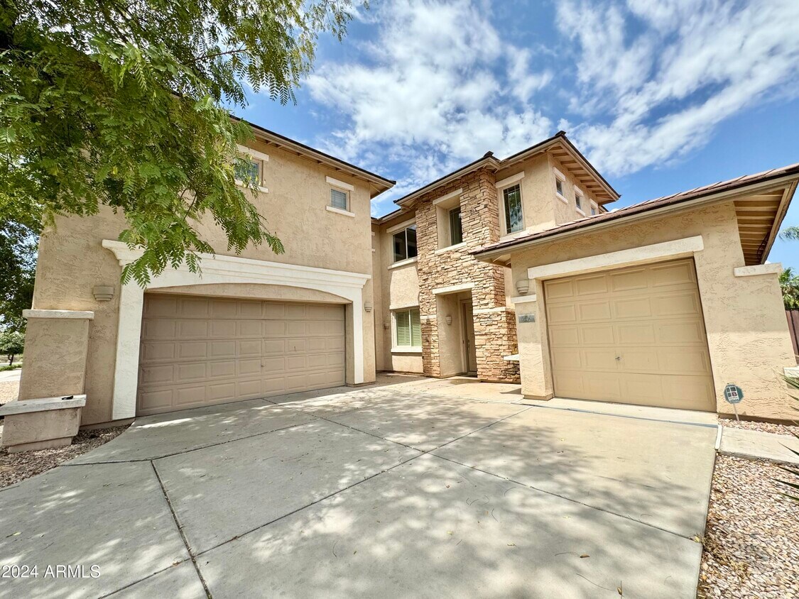 Primary Photo - 642 E Torrey Pines Pl