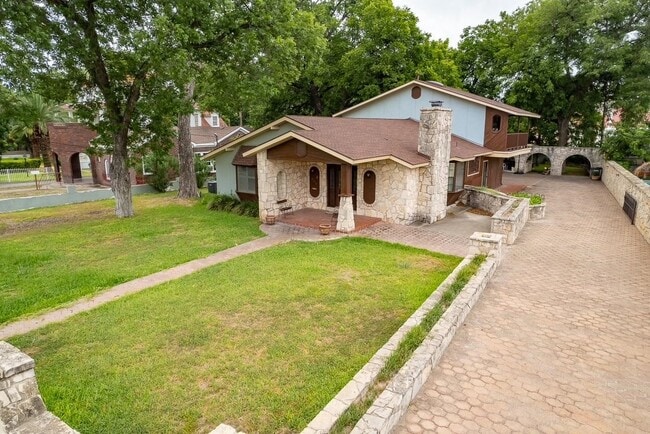 Building Photo - 605 Griner St