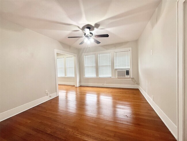 Foto del edificio - 1126 Berthea St