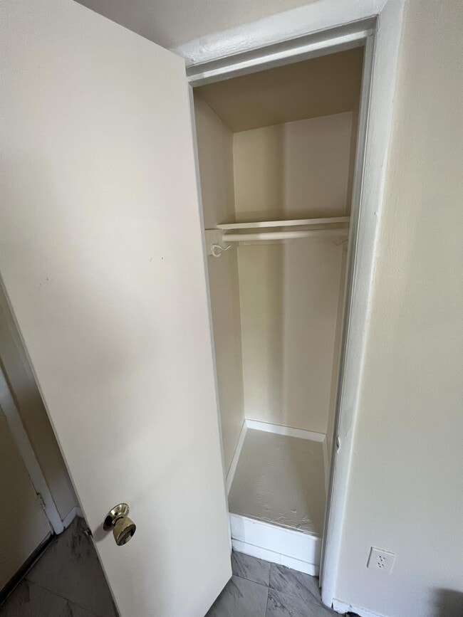 Building Photo - 7208 Donnell Pl