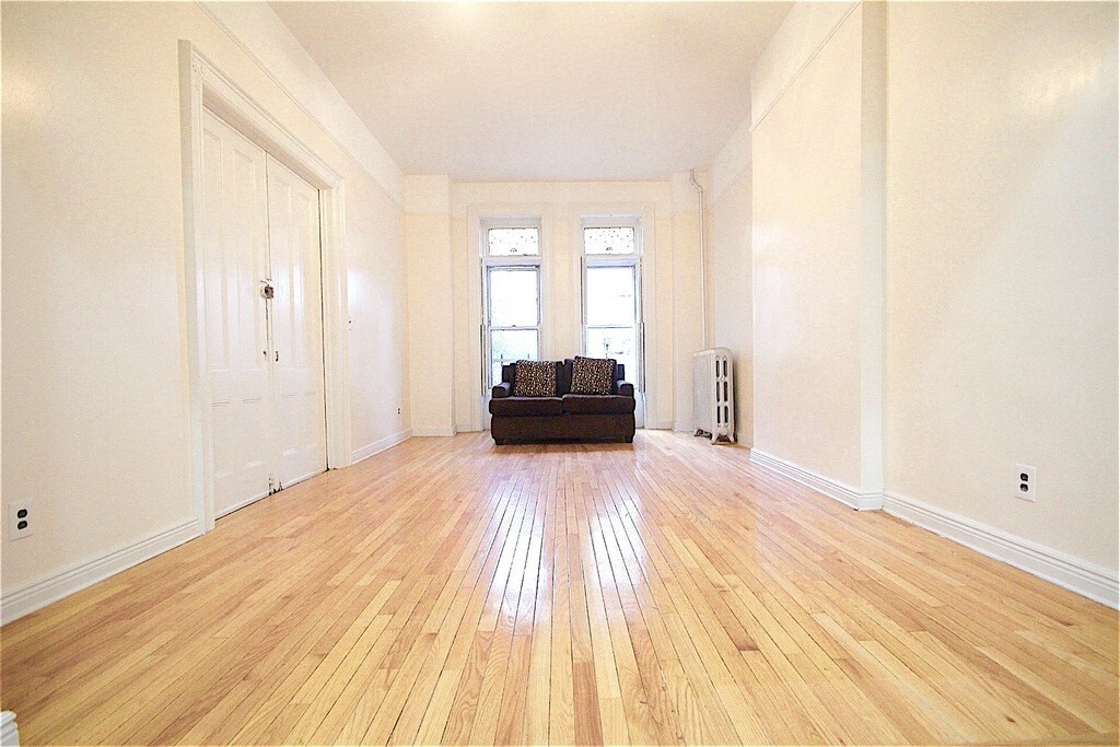 Primary Photo - 337 Halsey St