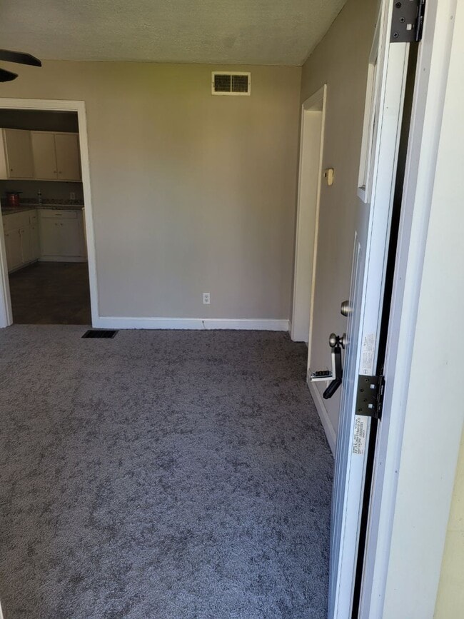 Building Photo - 334 Inverness Ave