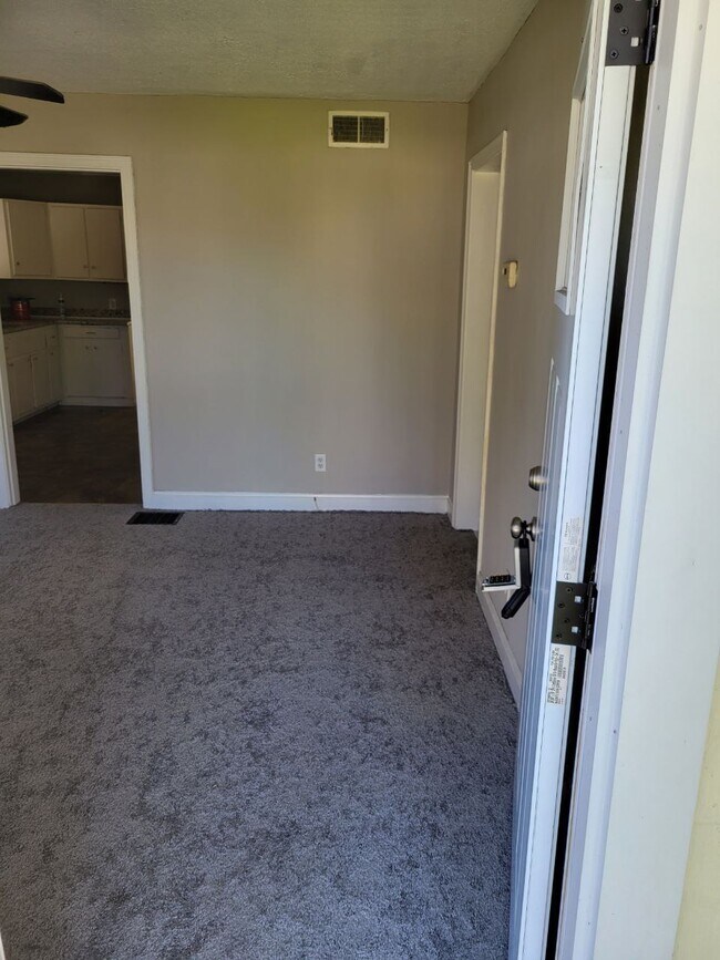 Foto del edificio - 334 Inverness Ave