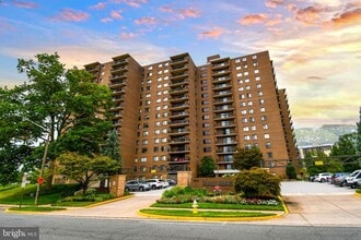 Building Photo - 200 N Pickett St