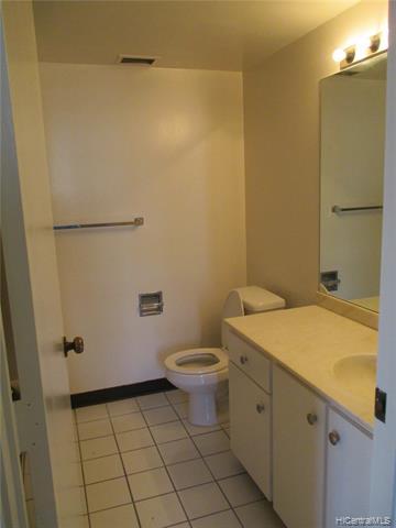 Building Photo - 2215 Aloha Dr