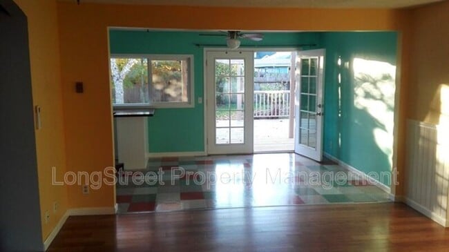 Foto del edificio - 2872 SE Linda St