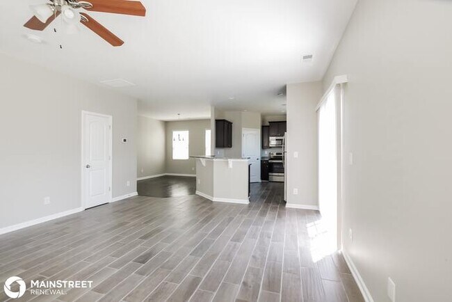 Building Photo - 523 Knothole Ln