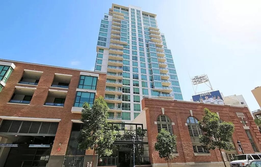 Primary Photo - 325 7th Ave