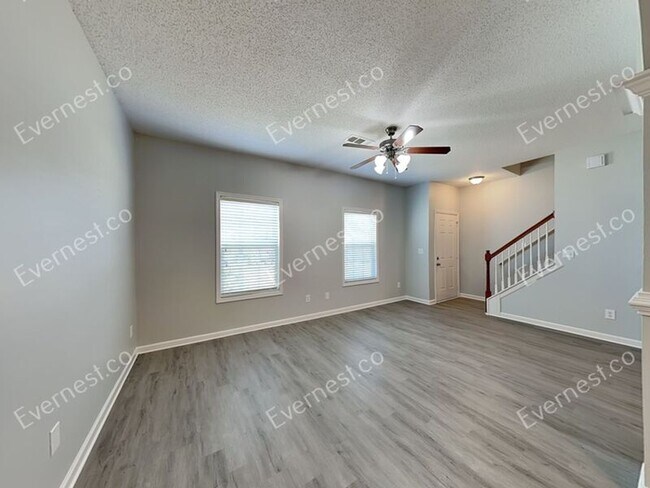 Foto del edificio - 8633 Thomas Ln