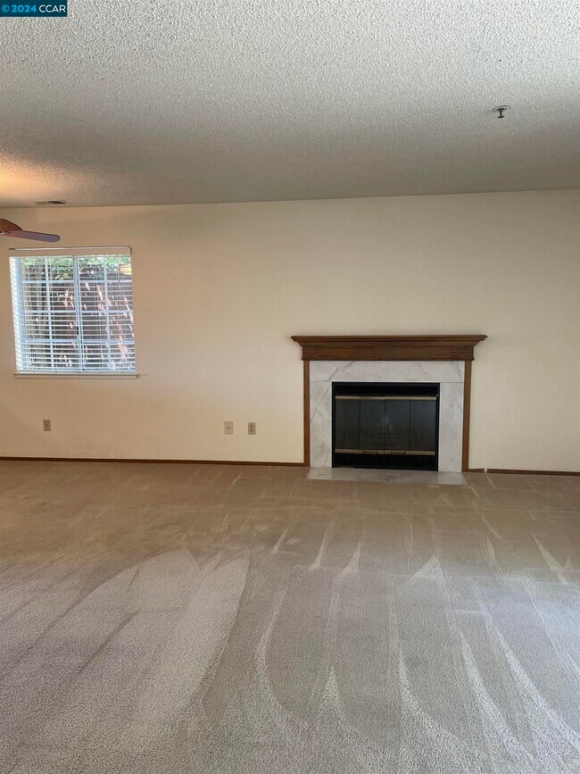 Building Photo - 5015 Hiller Ln