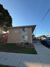 Building Photo - 8111 W Lincoln Ave