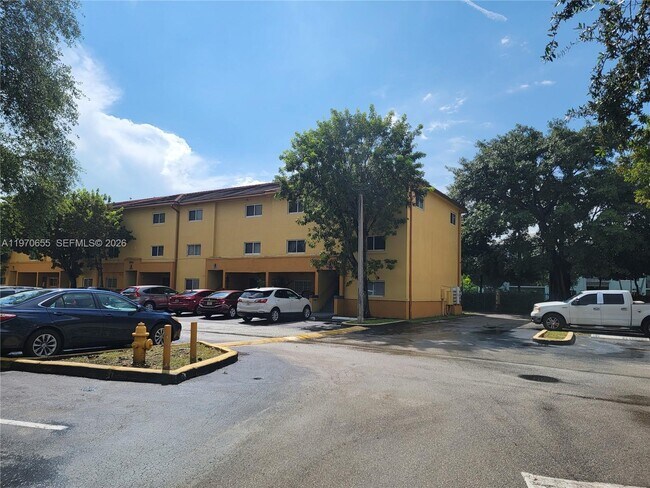 Foto del edificio - 8250 SW 149th Ct