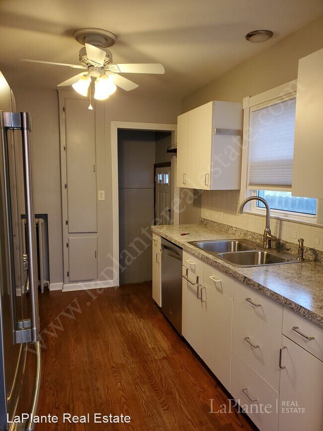 Building Photo - 3 br, 2 bath House - 3905 Bellevue Rd.