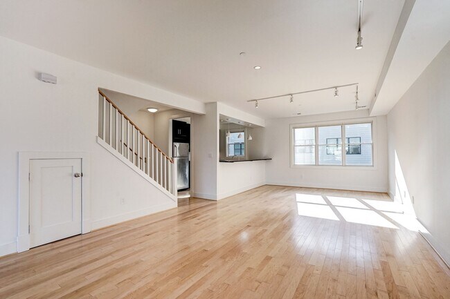 Foto del edificio - 730 Columbia Rd NW