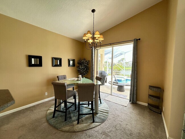 Foto del edificio - 360 Shoreline Cir