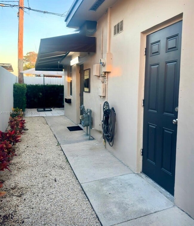 Building Photo - 11611 NW 57th Ct