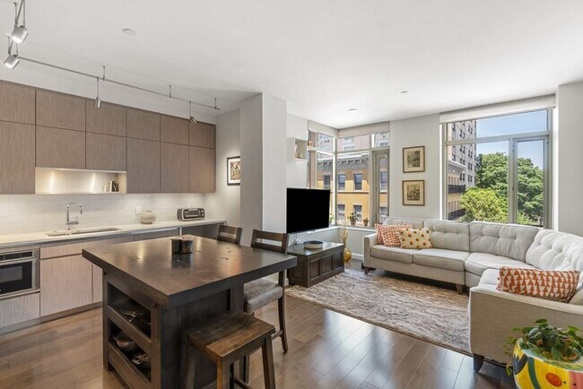 Foto del edificio - 35 Westland Ave