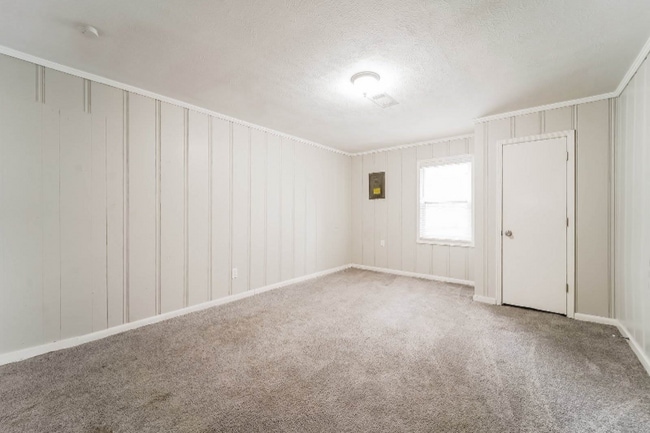 Building Photo - 2658 Brookwood Dr