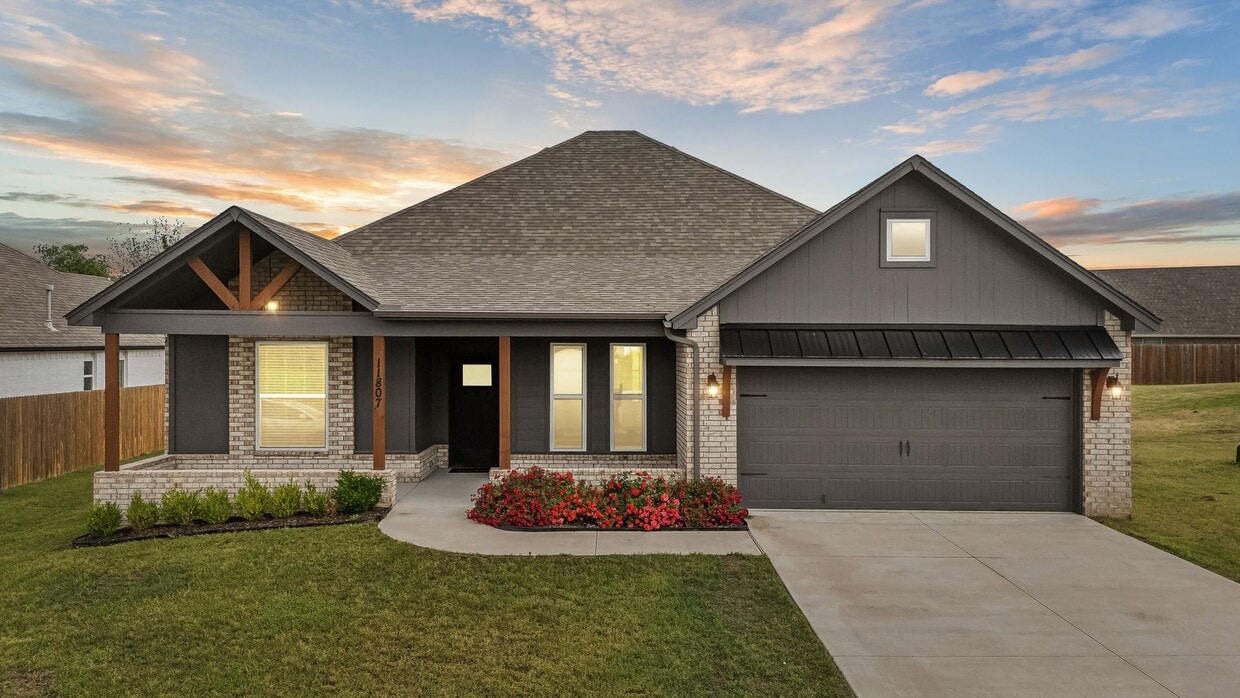 Foto principal - NEIGHBORHOOD POOL, WALKING TRAILS & ONE OF...