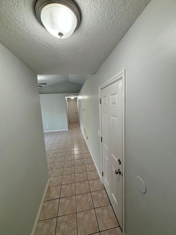 Foto del edificio - 4773 Robbins Ave