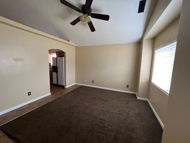 Building Photo - **Move-In Discount!** 3 Bedroom 2 bath with Garage