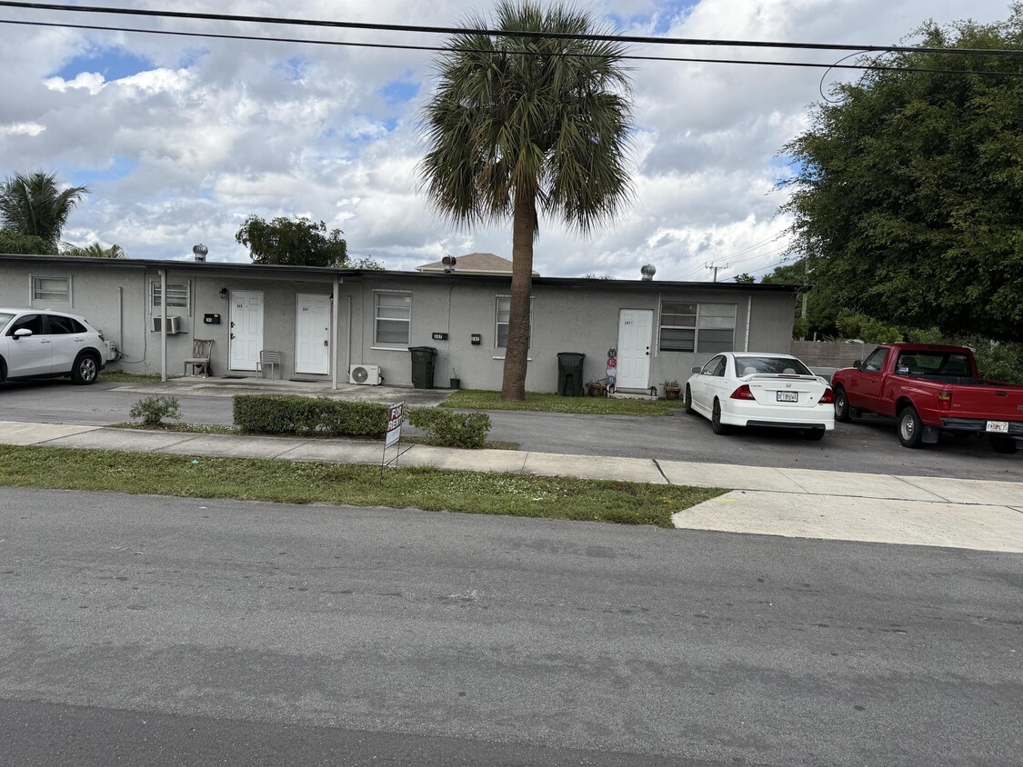 Foto principal - 245 SW 14th Ave