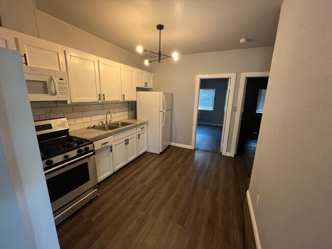 Foto del edificio - 350 N Calaveras St