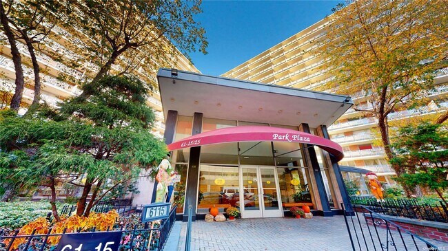 Foto del edificio - 61-15-61-97 97th St