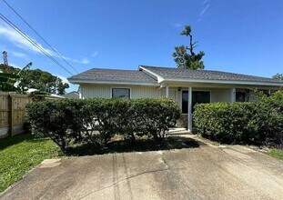 Building Photo - 2716 Banyan St