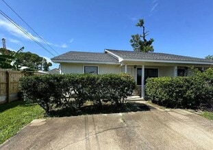 Building Photo - 2716 Banyan St